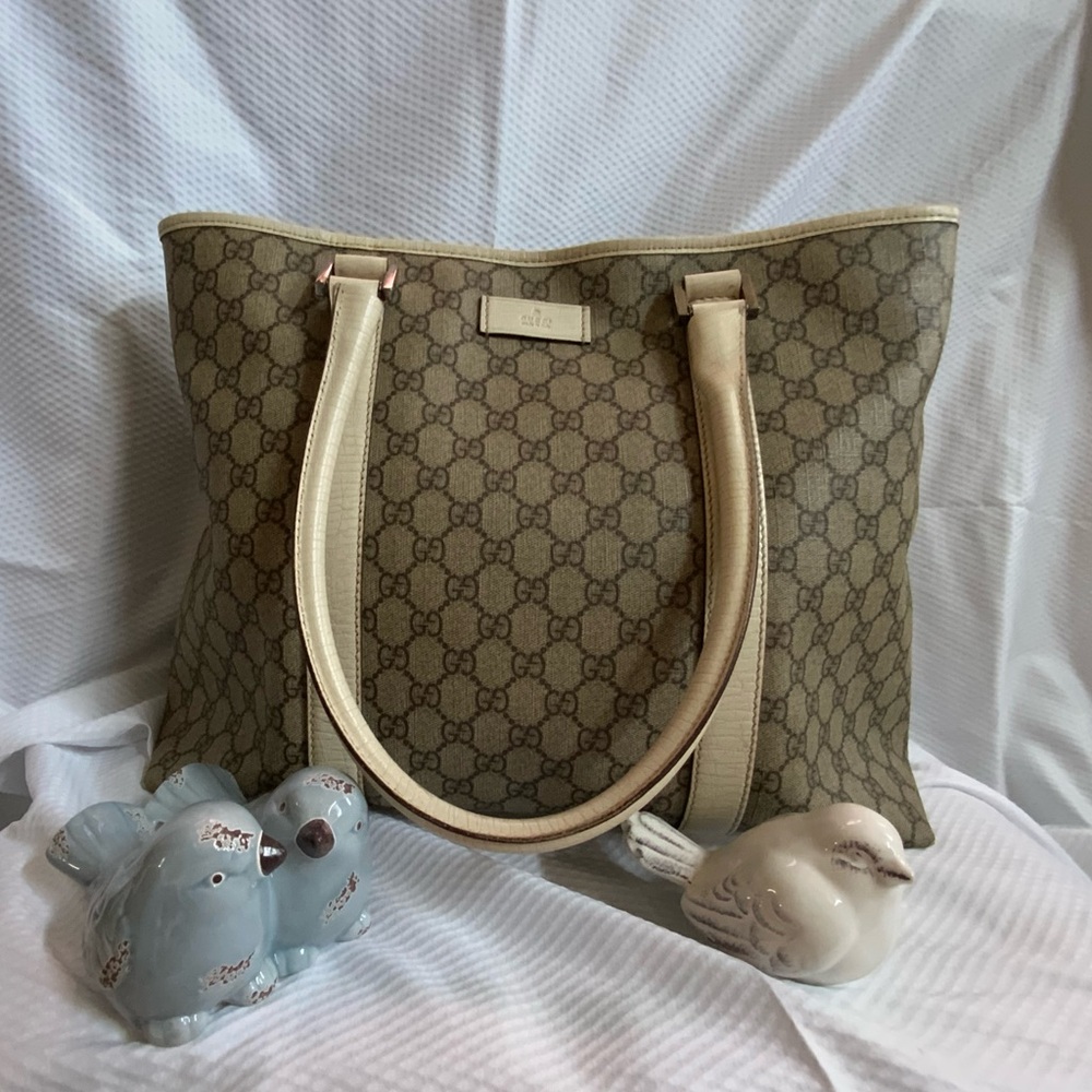 Gucci Canvas Signature Carryall